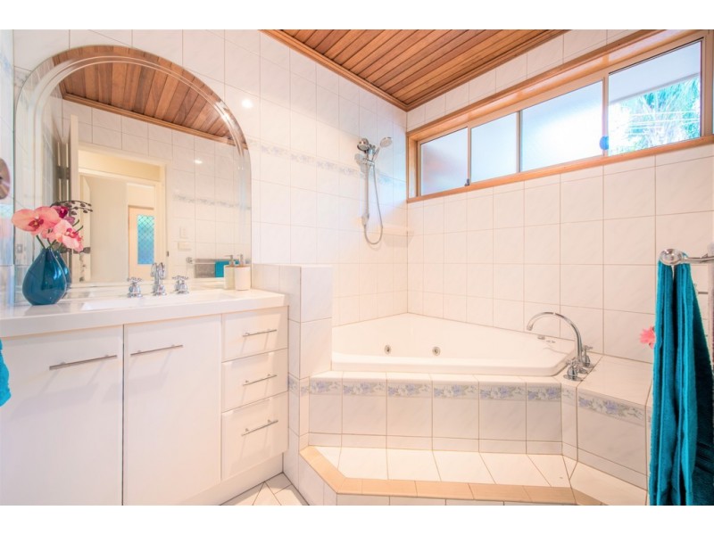 8 Alta Avenue, Happy Valley SA 5159