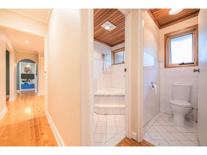 8 Alta Avenue, Happy Valley SA 5159