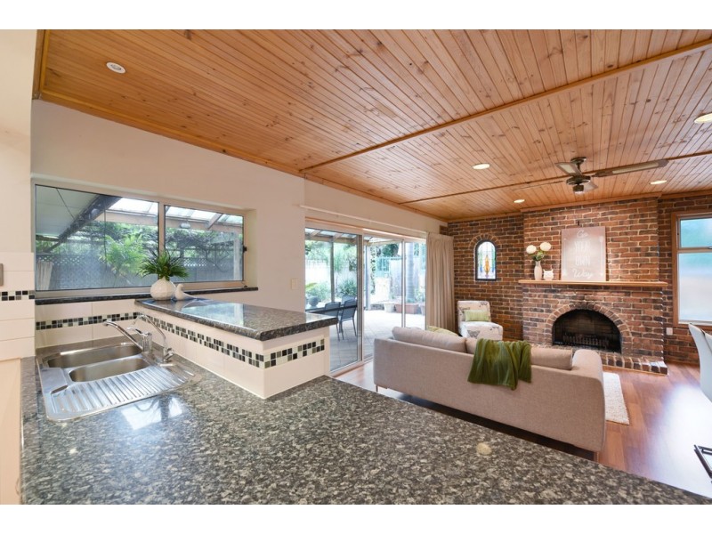 8 Alta Avenue, Happy Valley SA 5159