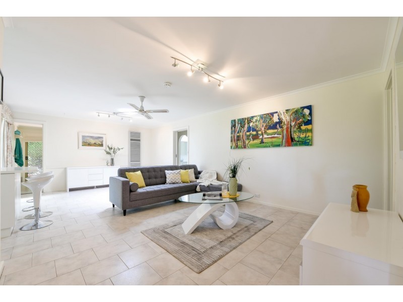 1a Vaucluse Drive, Happy Valley SA 5159