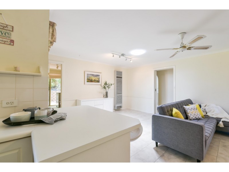 1a Vaucluse Drive, Happy Valley SA 5159