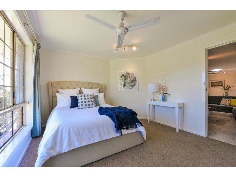 1a Vaucluse Drive, Happy Valley SA 5159