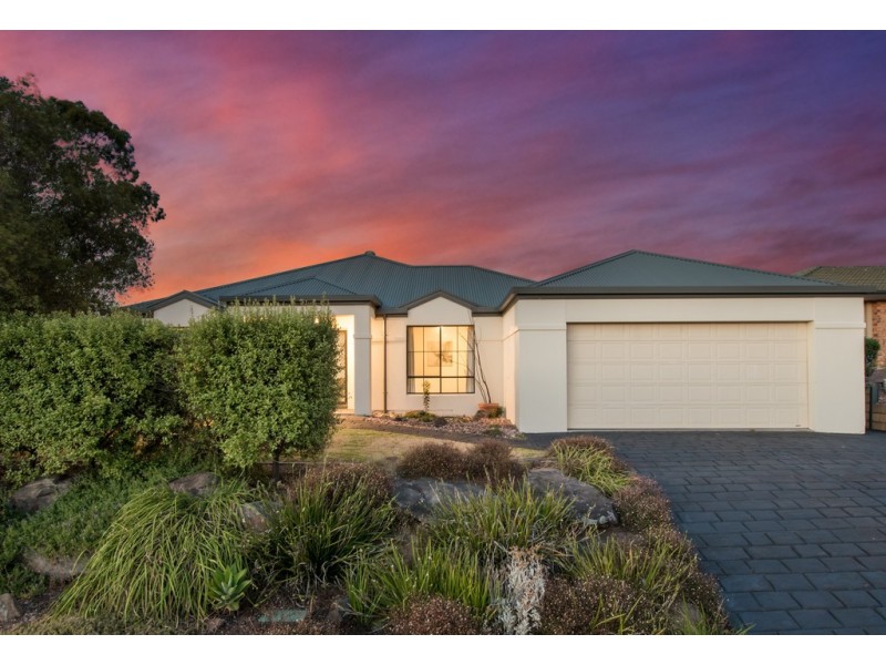 16 Walters Crescent, Aberfoyle Park SA 5159