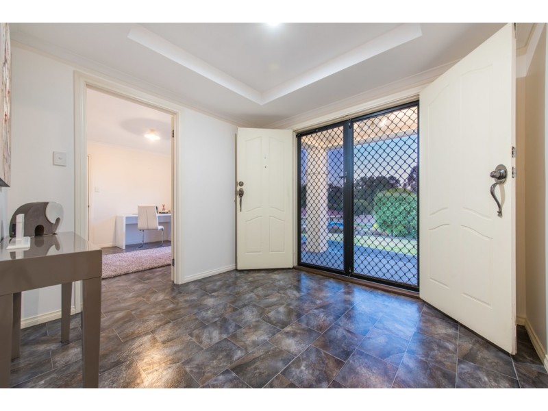 16 Walters Crescent, Aberfoyle Park SA 5159