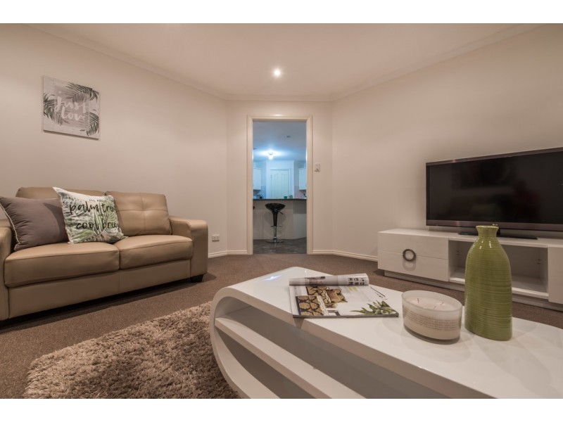 16 Walters Crescent, Aberfoyle Park SA 5159