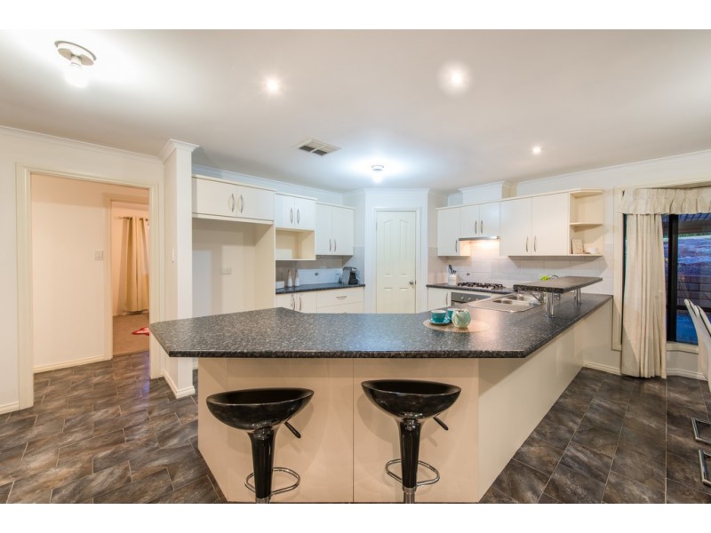 16 Walters Crescent, Aberfoyle Park SA 5159