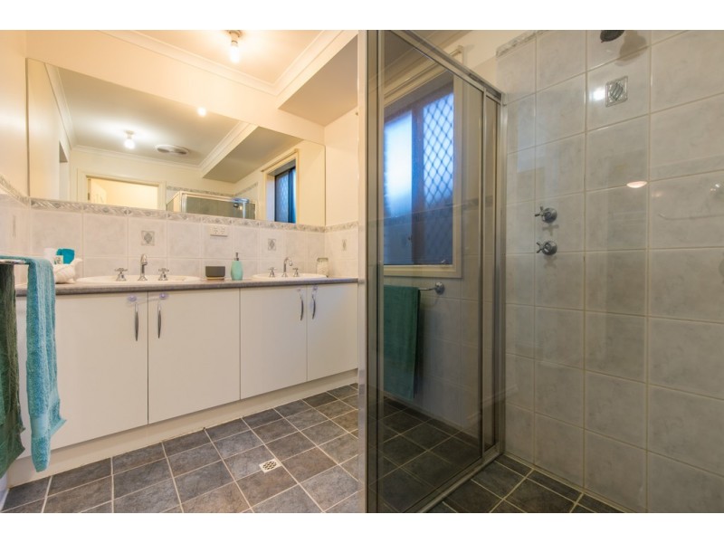 16 Walters Crescent, Aberfoyle Park SA 5159