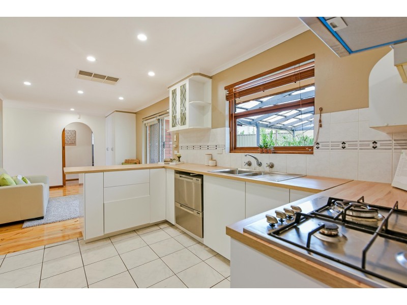 5 Dawson Place, Happy Valley SA 5159