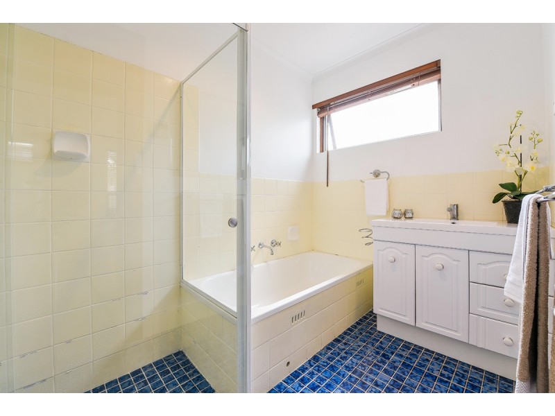 5 Dawson Place, Happy Valley SA 5159