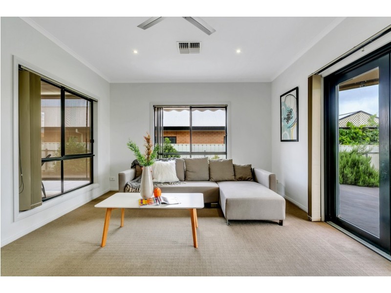 25 Scott Avenue, Clovelly Park SA 5042