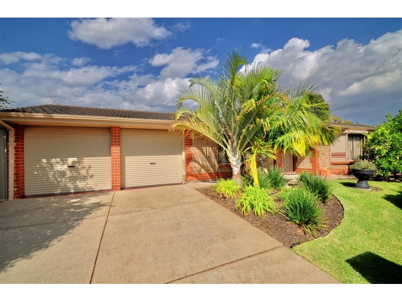 7 Todd St, Woodcroft SA 5162