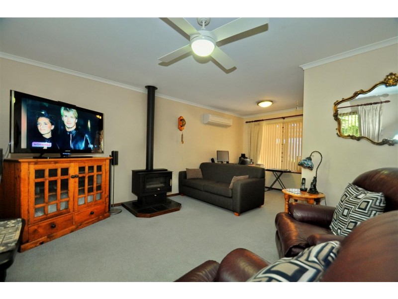 7 Todd St, Woodcroft SA 5162