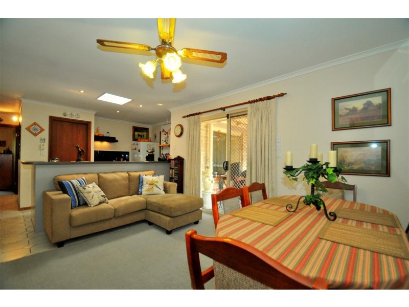 7 Todd St, Woodcroft SA 5162