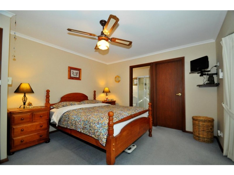 7 Todd St, Woodcroft SA 5162