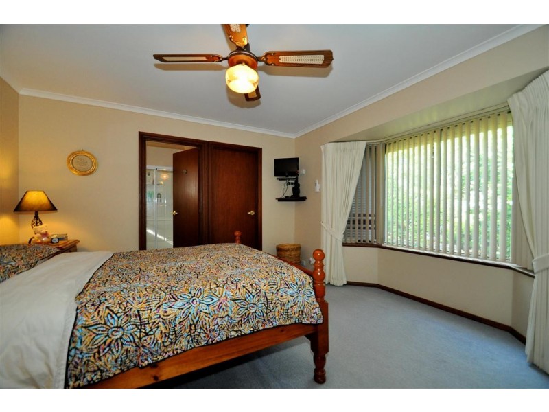 7 Todd St, Woodcroft SA 5162
