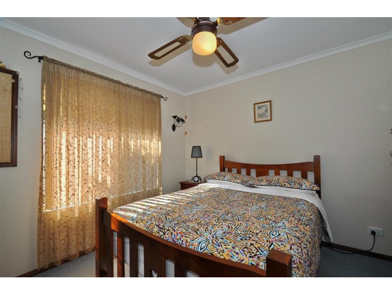 7 Todd St, Woodcroft SA 5162