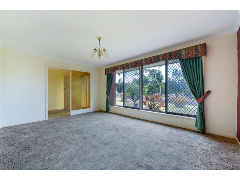 33 Midhurst Avenue, Christie Downs SA 5164