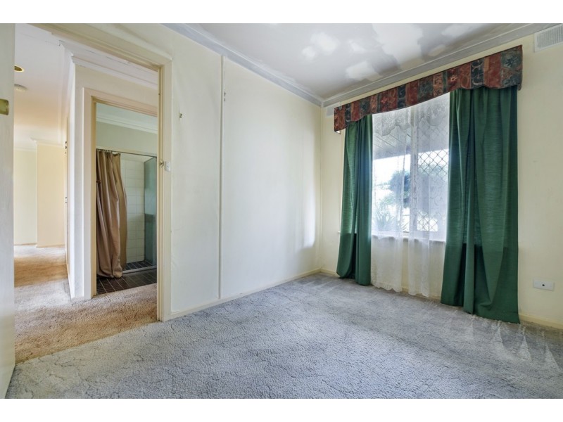 33 Midhurst Avenue, Christie Downs SA 5164