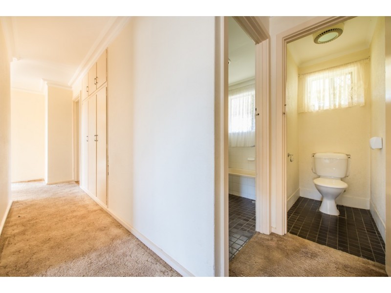 33 Midhurst Avenue, Christie Downs SA 5164