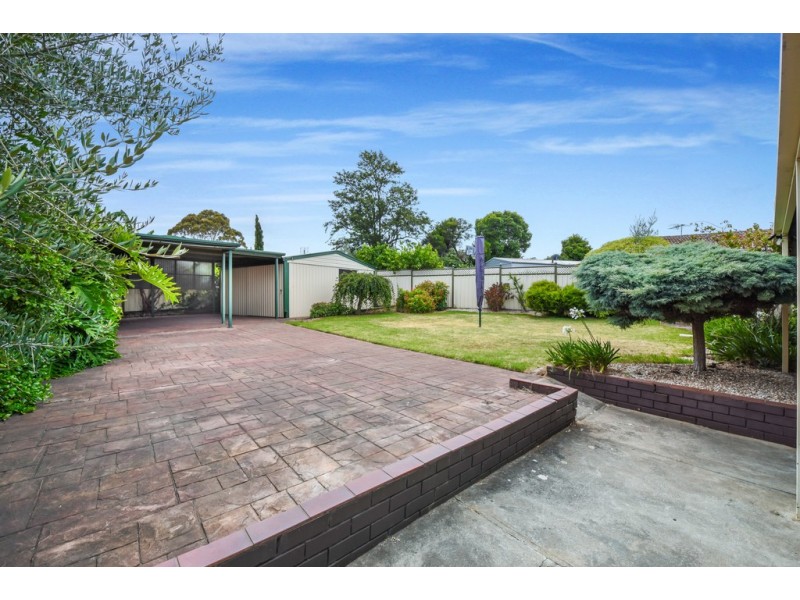 33 Midhurst Avenue, Christie Downs SA 5164
