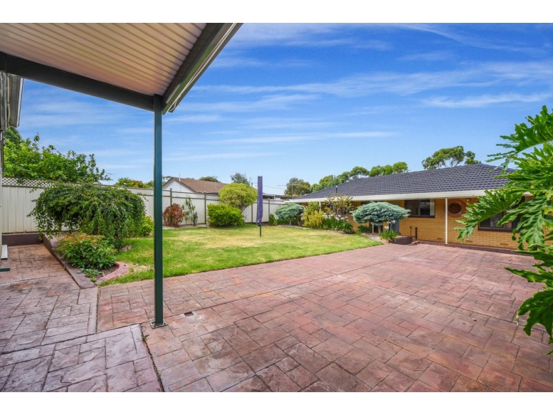 33 Midhurst Avenue, Christie Downs SA 5164