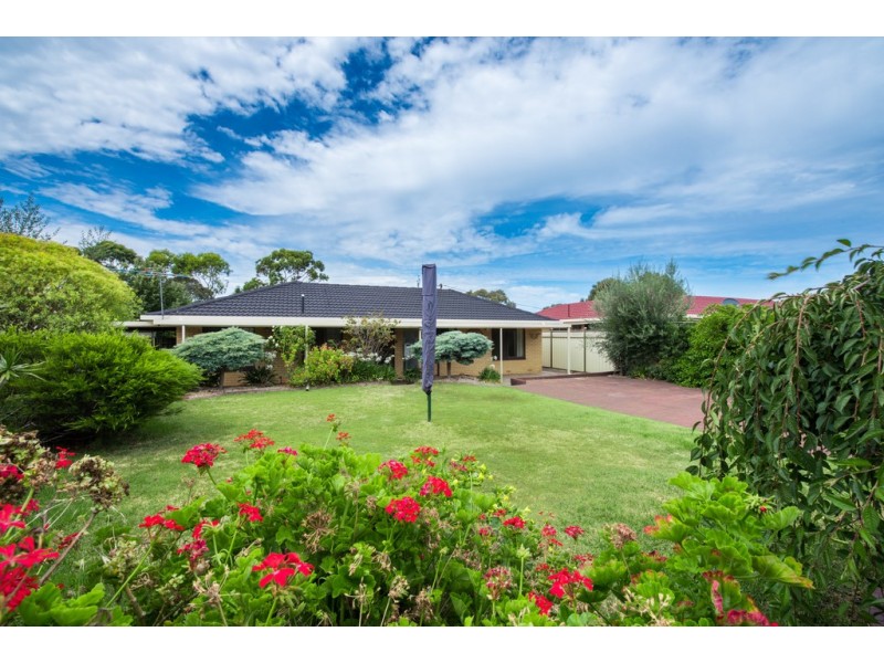 33 Midhurst Avenue, Christie Downs SA 5164