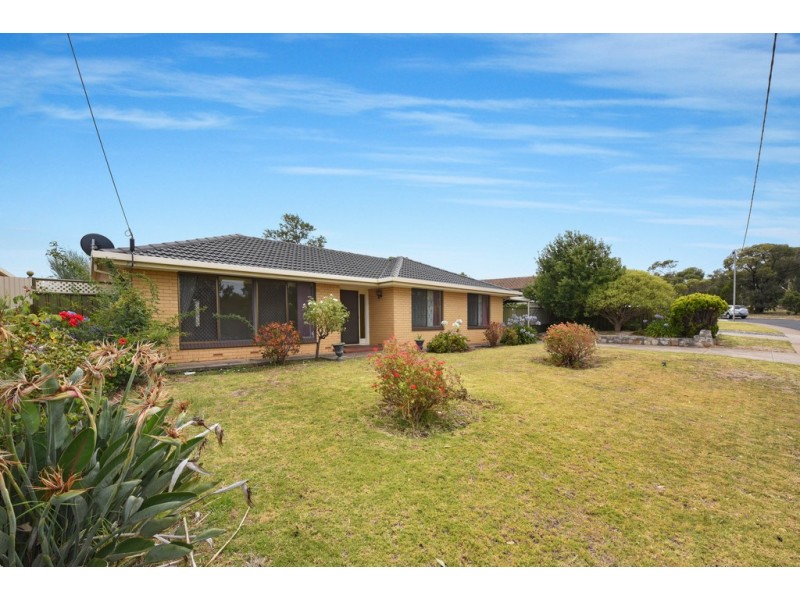 33 Midhurst Avenue, Christie Downs SA 5164