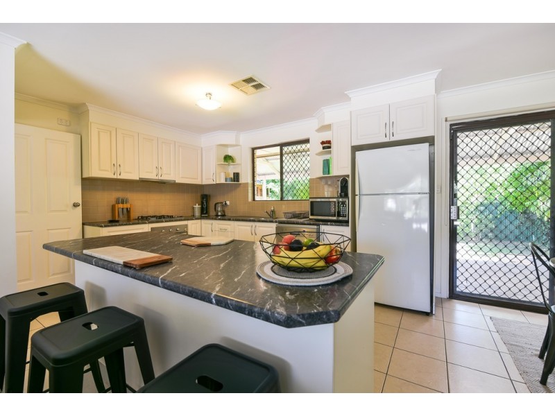 8 Wyoming Way, Happy Valley SA 5159