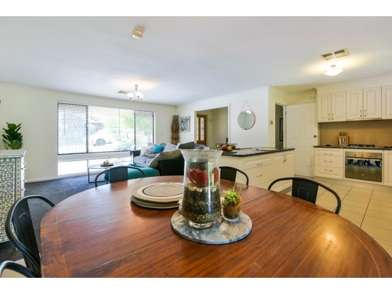 8 Wyoming Way, Happy Valley SA 5159