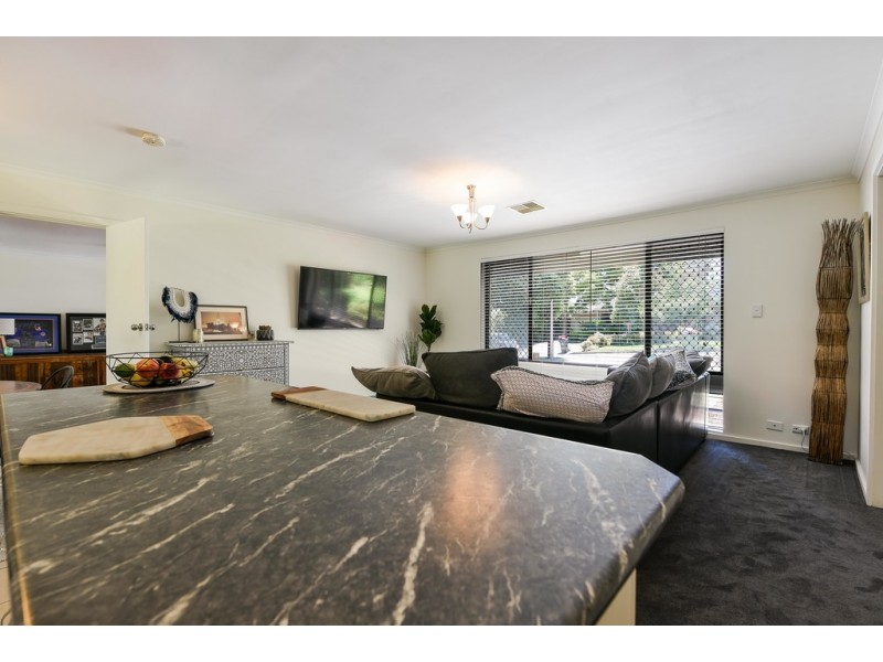 8 Wyoming Way, Happy Valley SA 5159