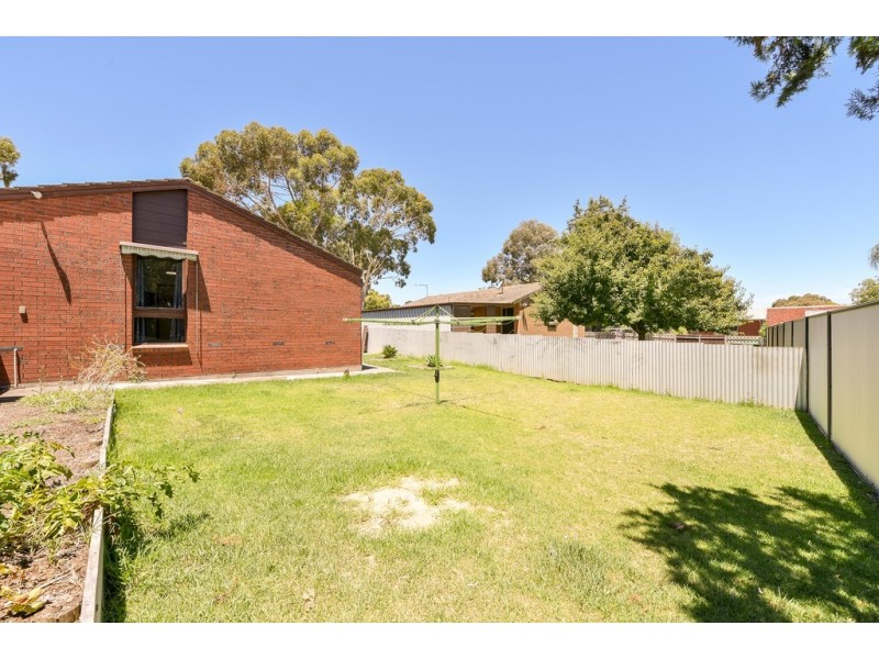 37 Hagen Crescent, Hackham West SA 5163