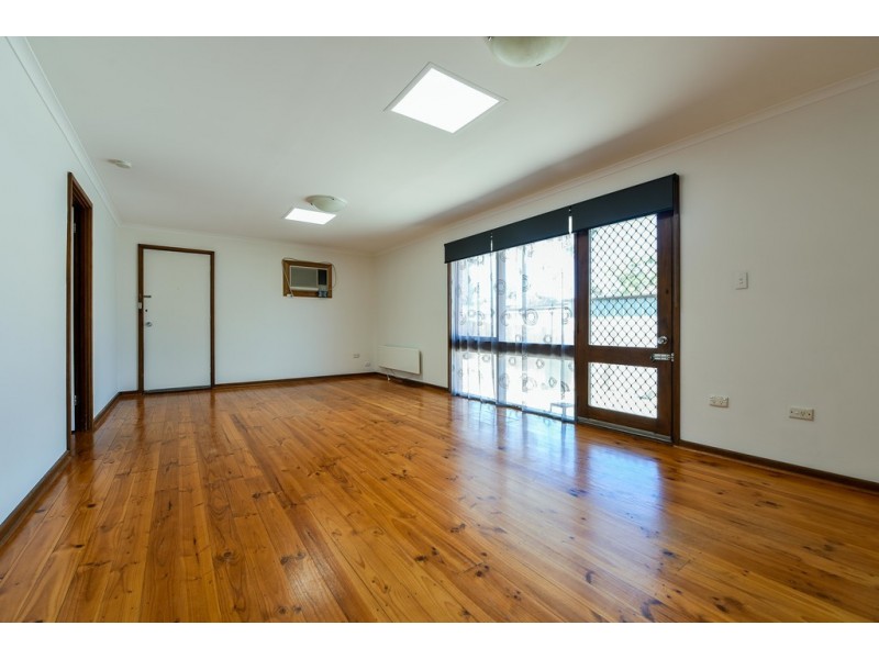 37 Hagen Crescent, Hackham West SA 5163