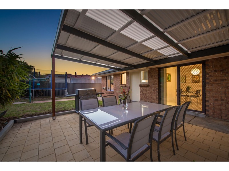 25 Freeman Avenue, Morphett Vale SA 5162