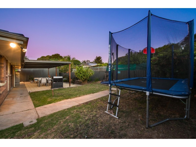 25 Freeman Avenue, Morphett Vale SA 5162