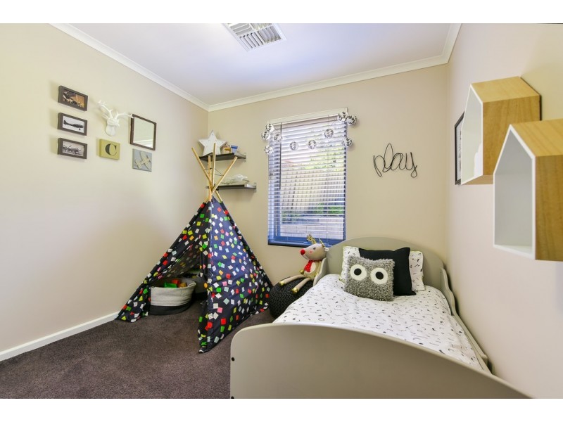 58 Manning Road, Aberfoyle Park SA 5159