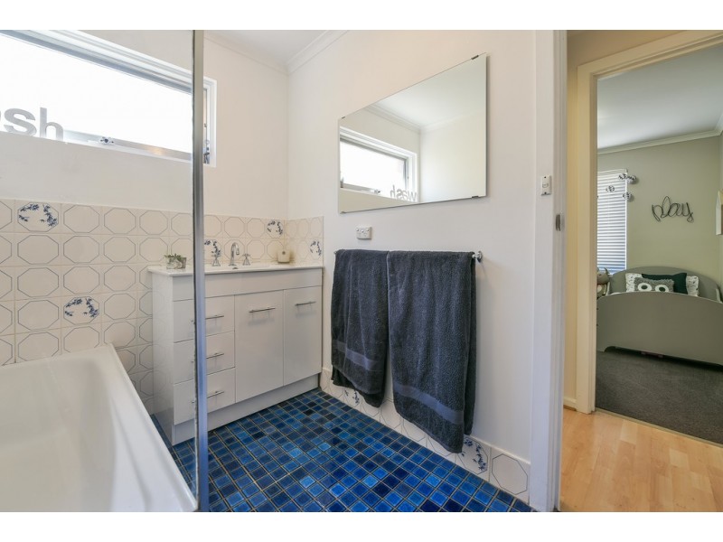 58 Manning Road, Aberfoyle Park SA 5159