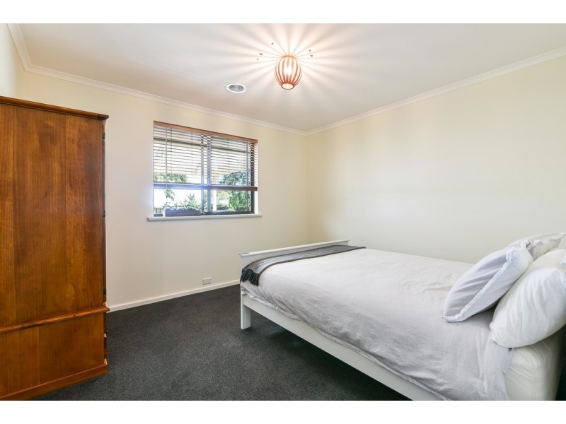 21 Hui Hui Drive, Happy Valley SA 5159