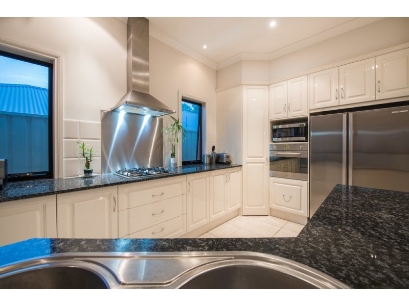 28 New York Road, Aberfoyle Park SA 5159