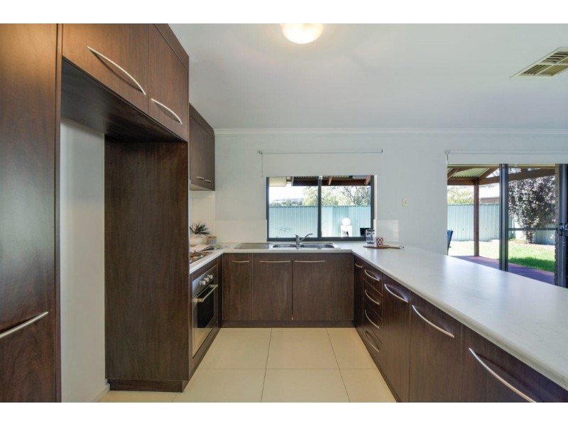 5 Marin Court, Aberfoyle Park SA 5159