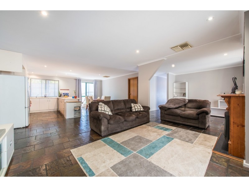 16 Leichardt Street, Woodcroft SA 5162