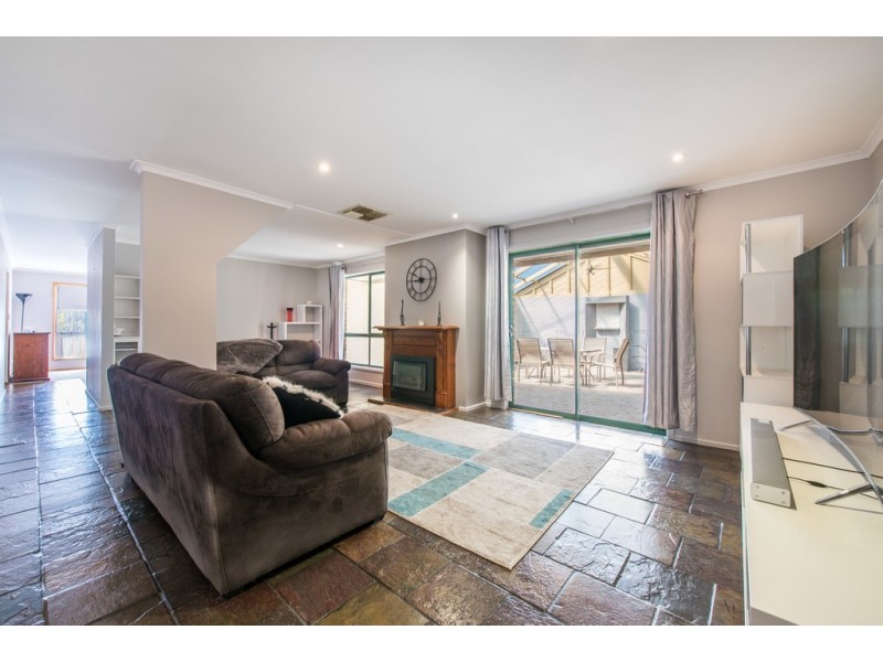 16 Leichardt Street, Woodcroft SA 5162