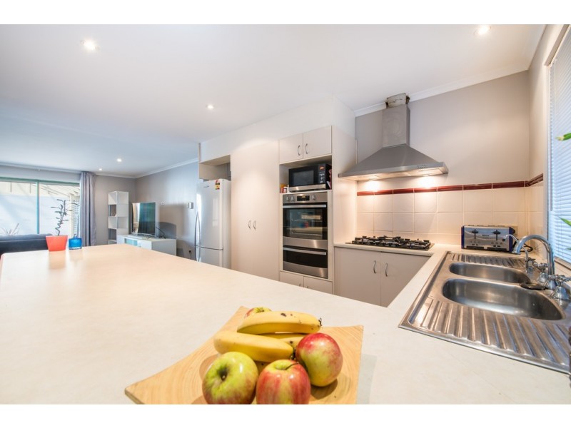 16 Leichardt Street, Woodcroft SA 5162