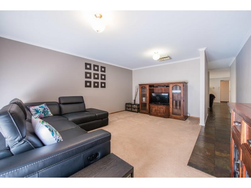 16 Leichardt Street, Woodcroft SA 5162
