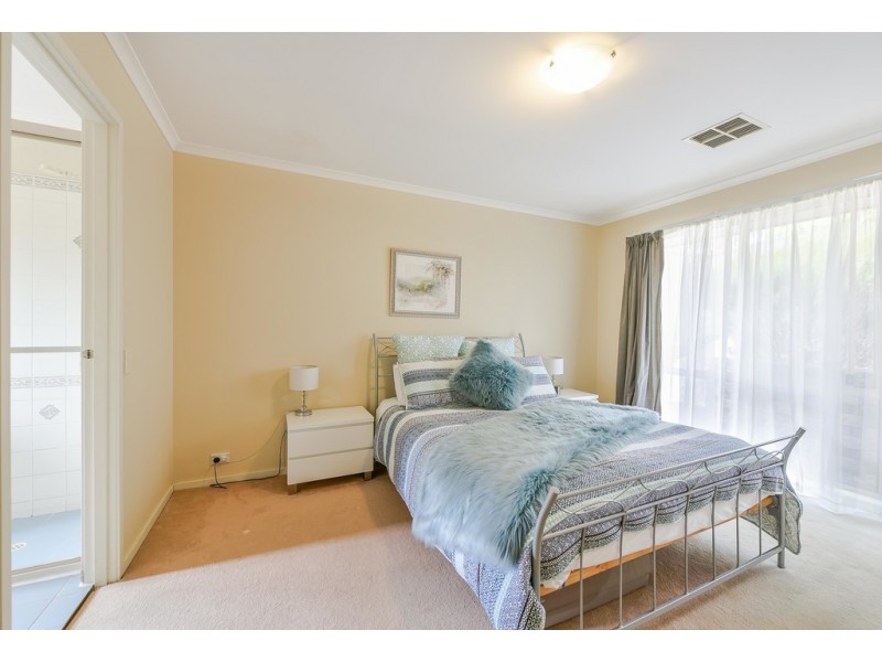 47 Greenfield Rise, Aberfoyle Park SA 5159