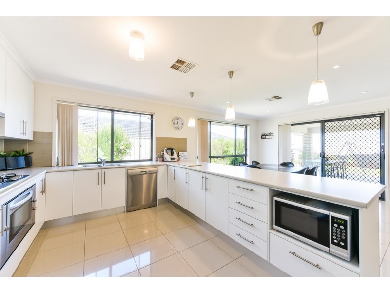 67 Esperance Boulevard, Seaford Rise SA 5169