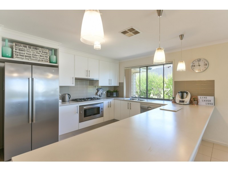 67 Esperance Boulevard, Seaford Rise SA 5169