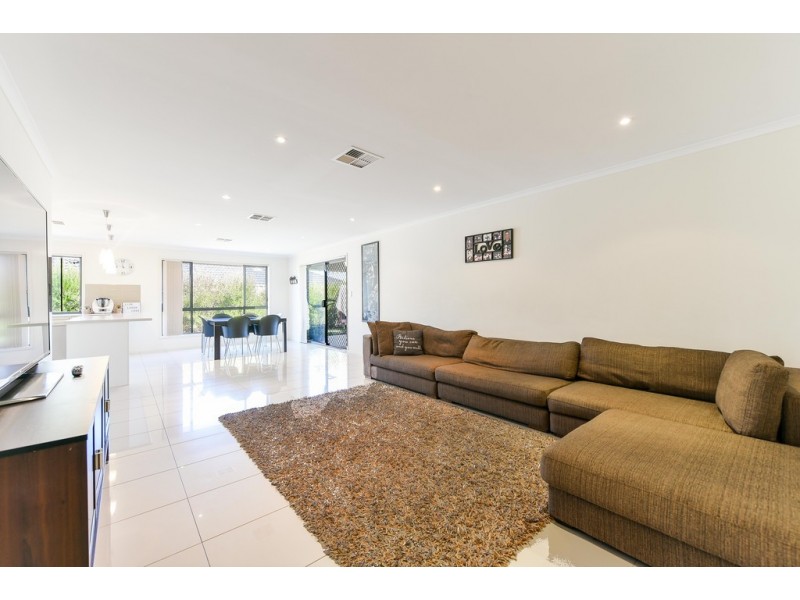 67 Esperance Boulevard, Seaford Rise SA 5169