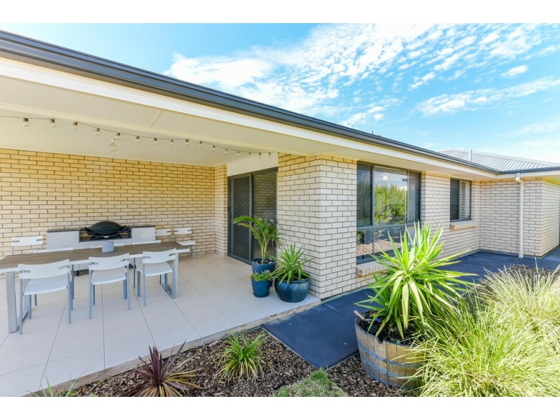 67 Esperance Boulevard, Seaford Rise SA 5169