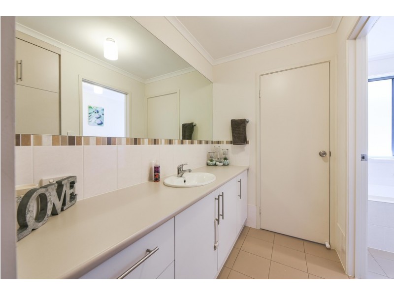67 Esperance Boulevard, Seaford Rise SA 5169
