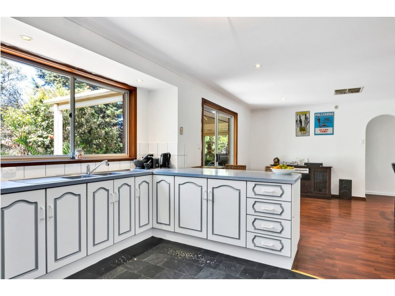 7 Marina Court, Hallett Cove SA 5158